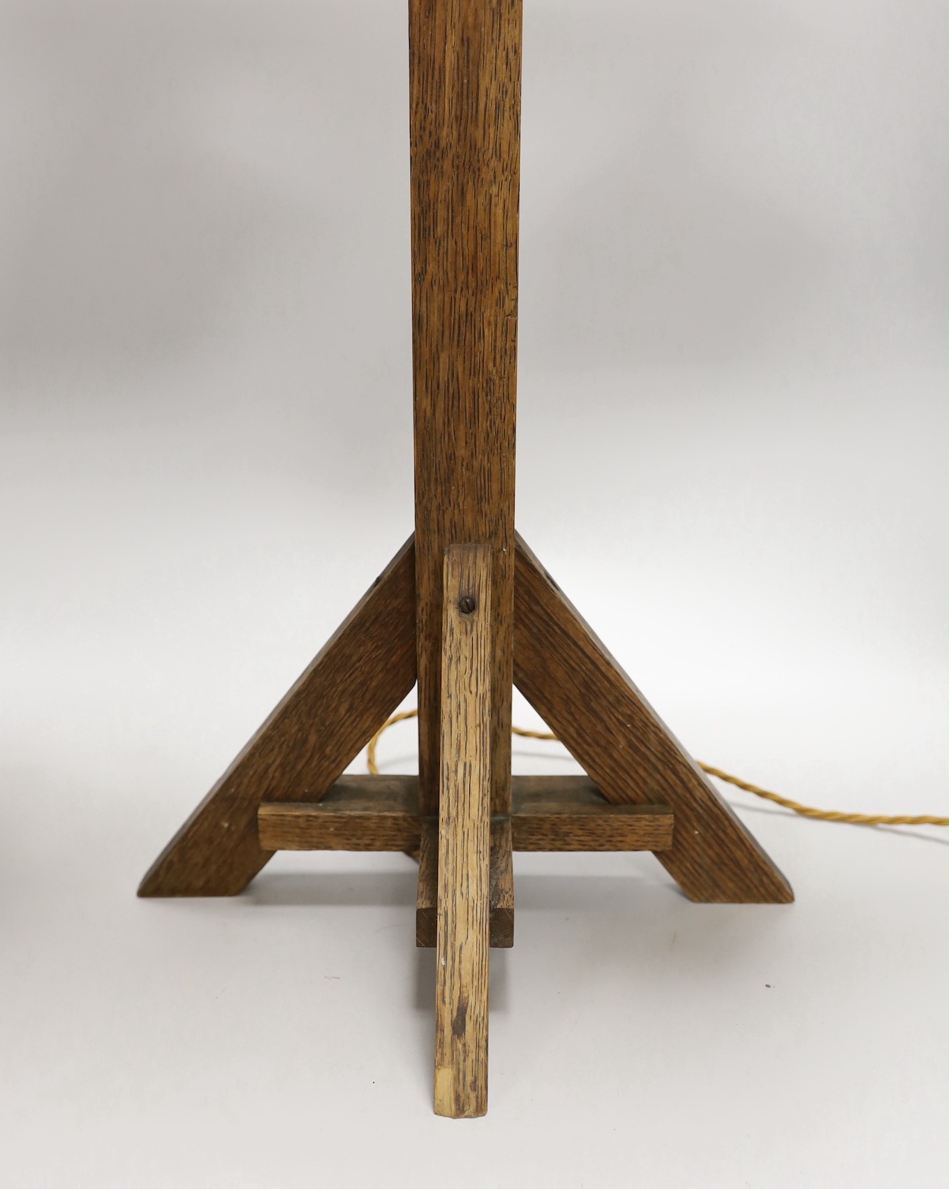 An oak mission-style lamp, 23cms high x 46cms wide